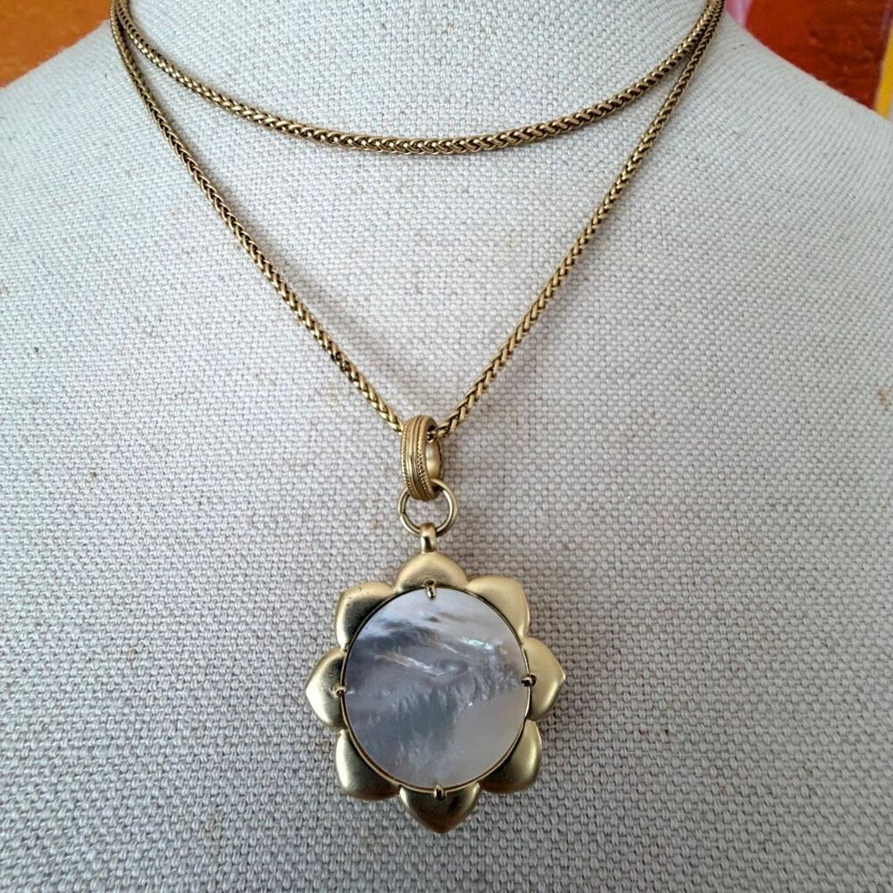 Spartina 449 Mother of Pearl Flower Pendant Necklace